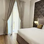 Stoa Boutique Rom